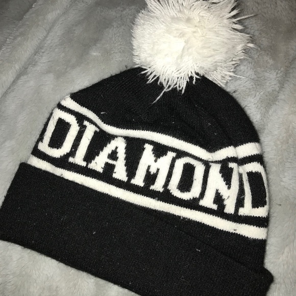 Beanie - Picture 1 of 2